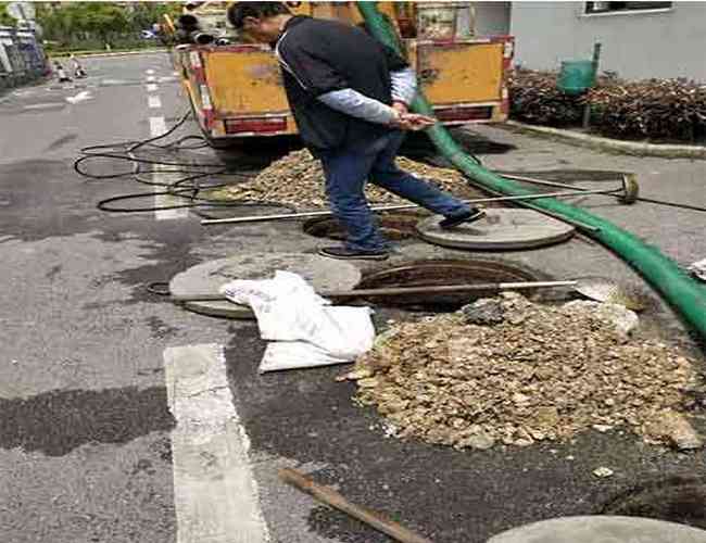 樓房抽隔油池 平房隔油池清理 4S店清理隔油池 社區清掏隔油池 酒店隔油池清掏 飯店抽隔油池 別墅隔油池清理 中學抽隔油池